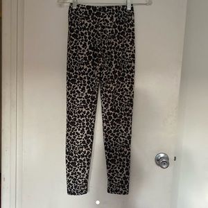 super cute cheetah print leggings